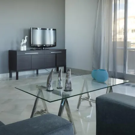 Apartamento 106 Playa Dorada J-1 *